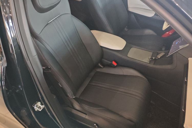 Used Geely Galaxy L7 2024 1.5T 115 km PLUS Dragon Edition Right Front Seat