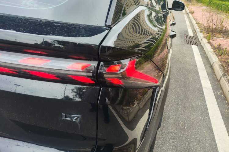 Used Geely Galaxy L7 2024 1.5T 115 km MAX Dragon Edition Right Rear Taillight