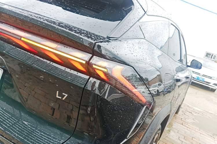 Used Geely Galaxy L7 2024 1.5T 115 km PLUS Dragon Edition Right Rear Taillight