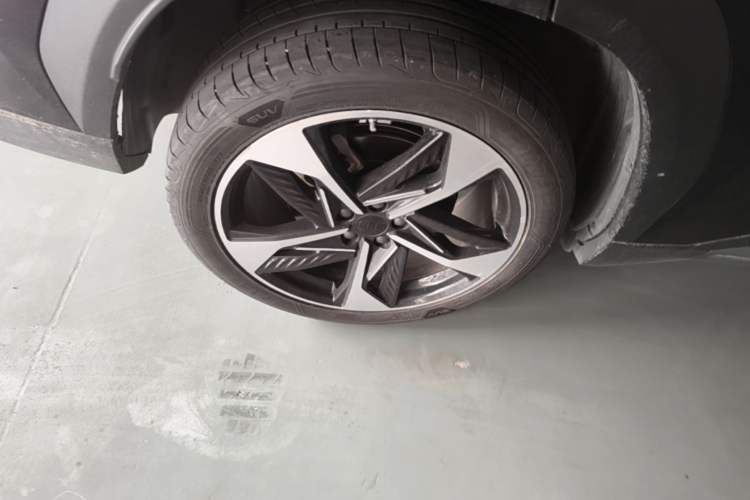 Used Geely Galaxy L7 2024 1.5T 115 km Starship Dragon Edition Right Rear Wheel Hub