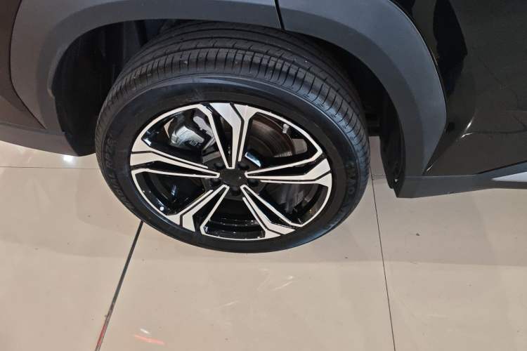 Used Geely Galaxy L7 2024 1.5T 115 km PLUS Dragon Edition Right Rear Wheel Hub