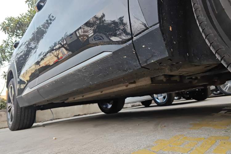 Used Geely Galaxy L7 2024 1.5T 115 km PLUS Dragon Edition Right Side Sill