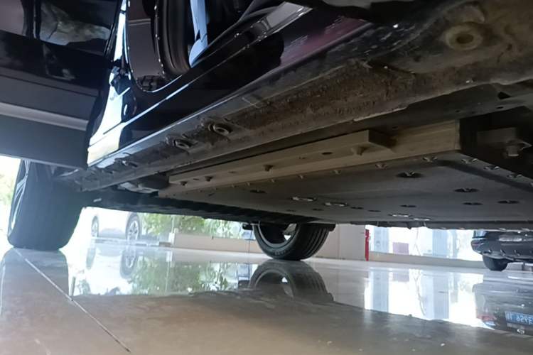 Used Geely Galaxy L7 2024 1.5T 115 km PLUS Dragon Edition Right Side Sill