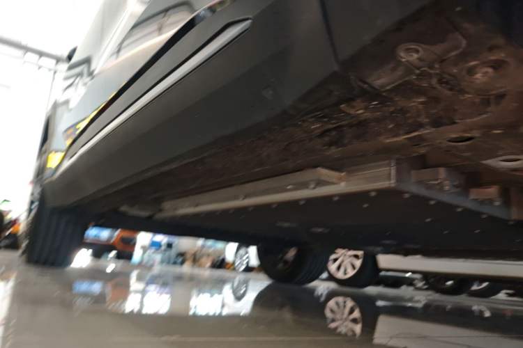 Used Geely Galaxy L7 2024 1.5T 115 km PLUS Dragon Edition Right Side Sill