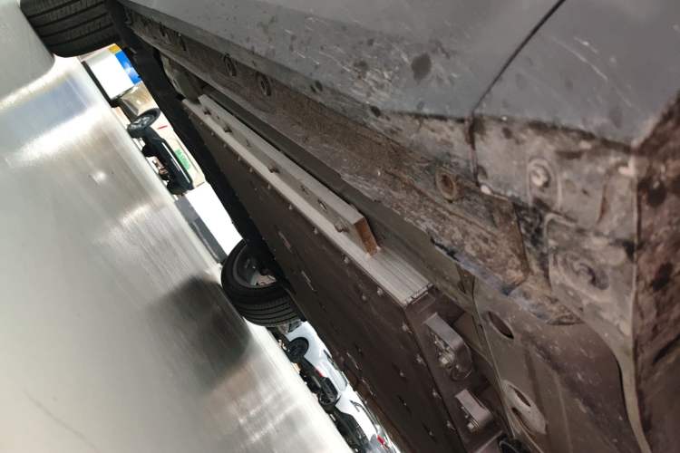 Used Geely Galaxy L7 2024 1.5T 115 km MAX Dragon Edition Right Side Sill