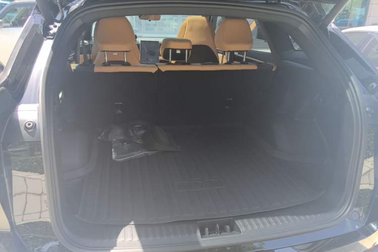 Used Geely Galaxy L7 2024 1.5T 115 km MAX Dragon Edition Trunk