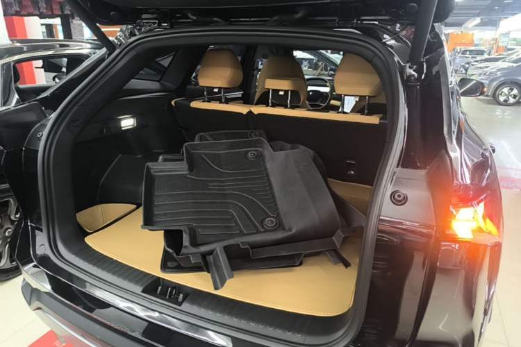 Used Geely Galaxy L7 2024 1.5T 115 km MAX Dragon Edition Trunk