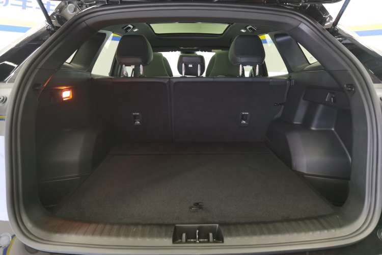 Used Geely Galaxy L7 2024 1.5T 115 km PLUS Dragon Edition Trunk