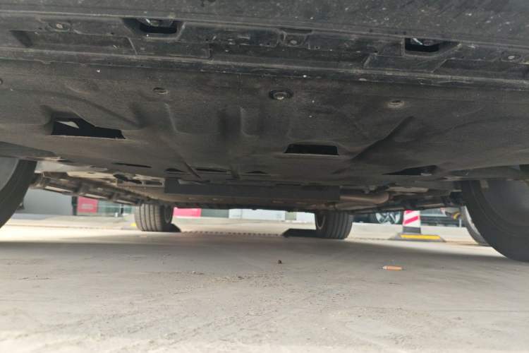 Used Geely Galaxy L7 2024 1.5T 115 km PLUS Dragon Edition Chassis Front