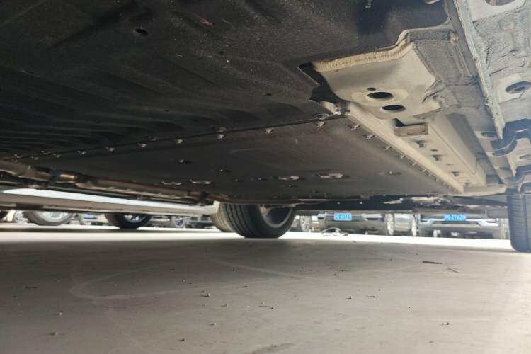 Used Geely Galaxy L7 2024 1.5T 115 km PLUS Dragon Edition Chassis Rear Right