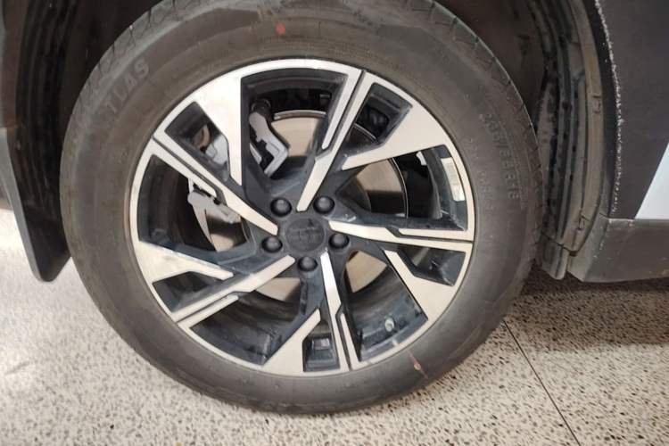 Used Geely Galaxy L7 2024 1.5T 55km PRO Dragon Edition Right Rear Wheel Hub