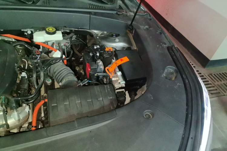 Used Geely Galaxy L7 2024 1.5T 115 km MAX Dragon Edition Engine Bay Left