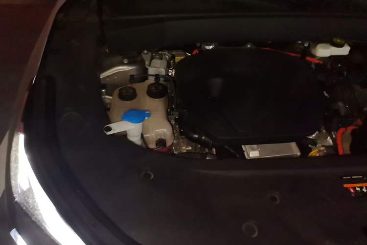 Used Geely Galaxy L7 2024 1.5T 115 km MAX Dragon Edition Engine Bay Right