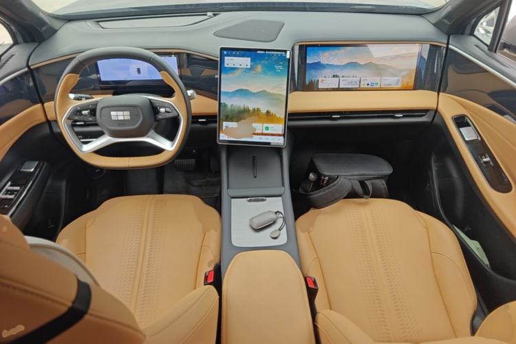 Used Geely Galaxy L7 2024 1.5T 55km PRO Dragon Edition Center Console