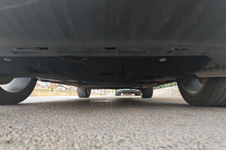 Used Geely Galaxy L7 2024 1.5T 115 km PLUS Dragon Edition Chassis Front