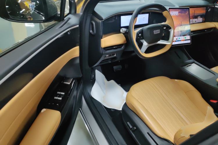 Used Geely Galaxy L7 2024 1.5T 115 km PLUS Dragon Edition Driver Seat