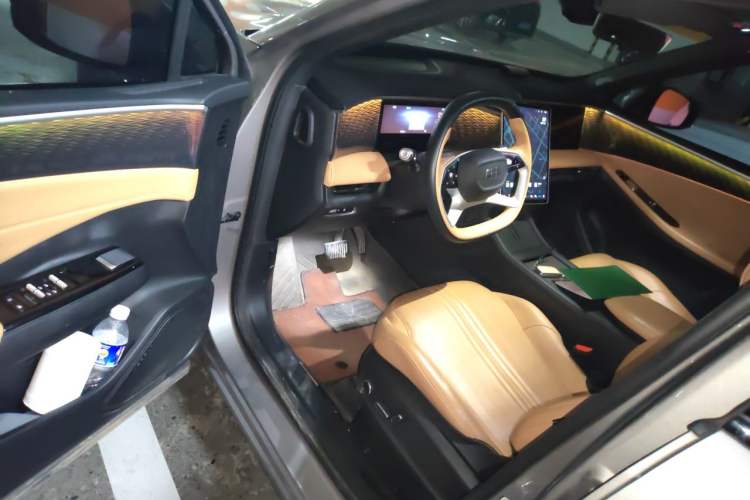 Used Geely Galaxy L7 2024 1.5T 115 km MAX Dragon Edition Driver Seat