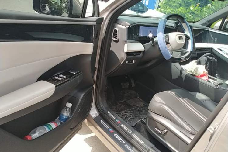 Used Geely Galaxy L7 2024 1.5T 115 km PLUS Dragon Edition Driver Seat