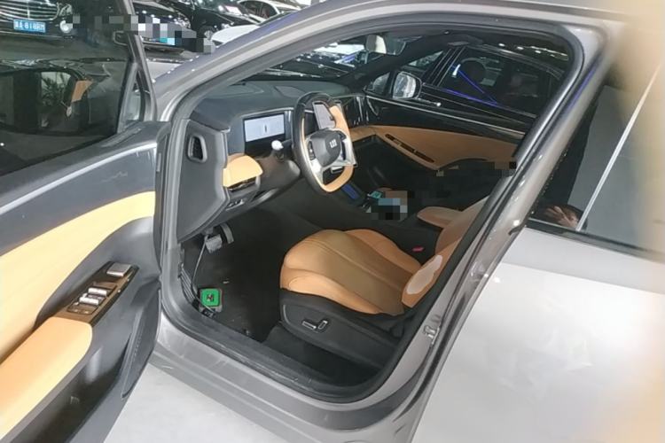 Used Geely Galaxy L7 2024 1.5T 115 km PLUS Dragon Edition Driver Seat