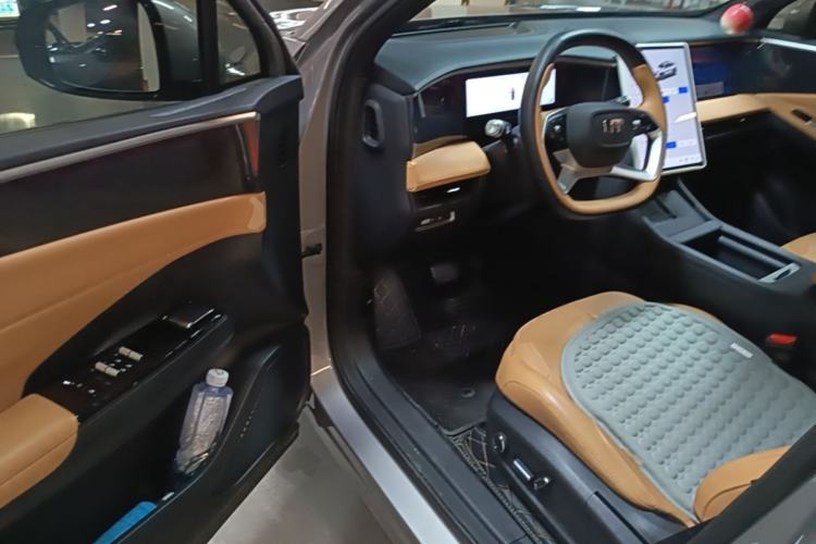 Used Geely Galaxy L7 2024 1.5T 115 km MAX Dragon Edition Driver Seat