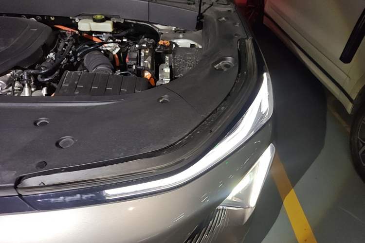 Used Geely Galaxy L7 2024 1.5T 55km PRO Dragon Edition Engine Bay Left