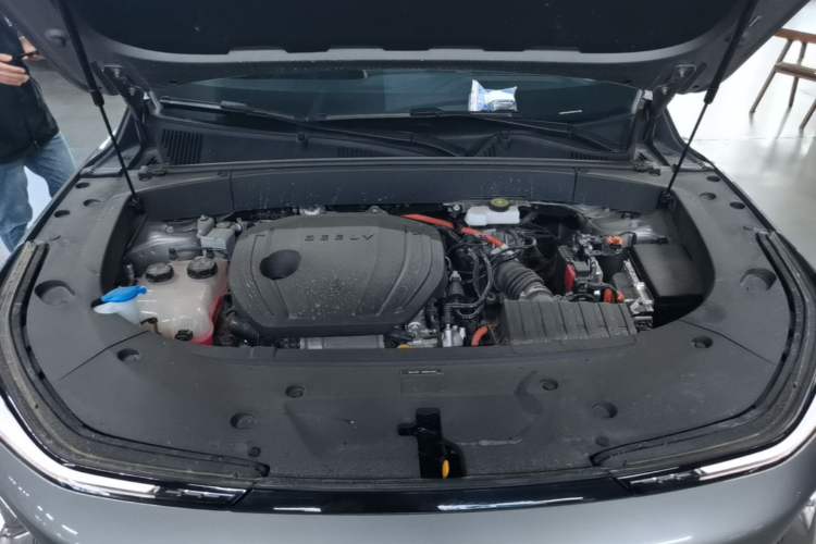 Used Geely Galaxy L7 2024 1.5T 115 km PLUS Dragon Edition Engine Bay