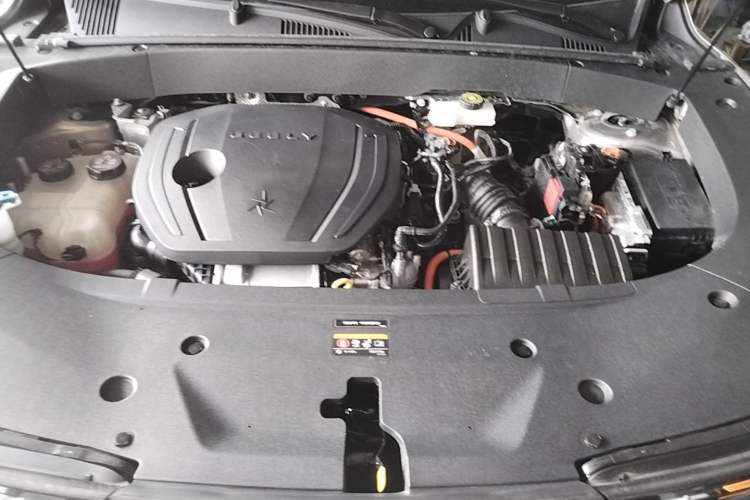 Used Geely Galaxy L7 2024 1.5T 115 km Starship Dragon Edition Engine Bay