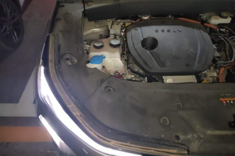 Used Geely Galaxy L7 2024 1.5T 115 km MAX Dragon Edition Engine Bay Right