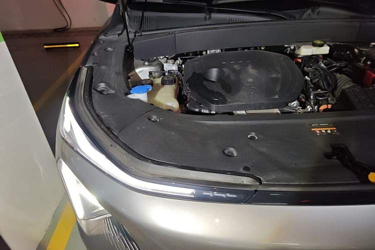 Used Geely Galaxy L7 2024 1.5T 55km PRO Dragon Edition Engine Bay Right