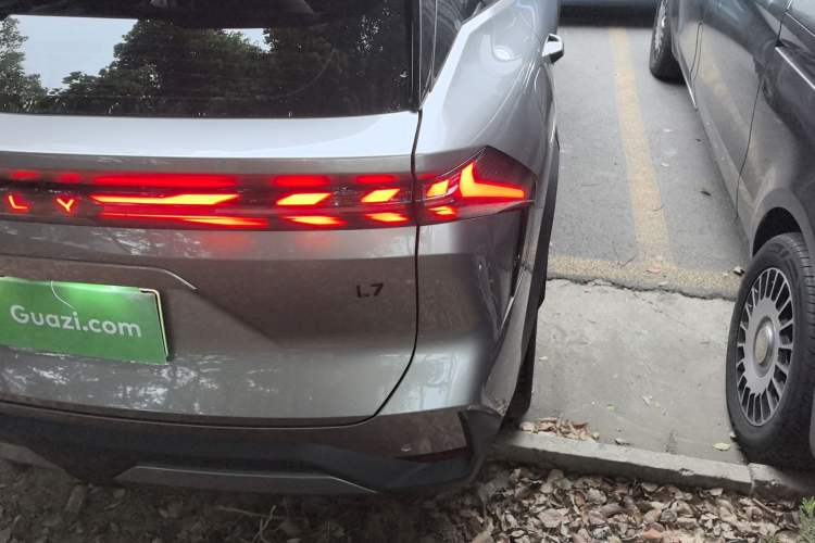 Used Geely Galaxy L7 2024 1.5T 115 km Starship Dragon Edition Exterior 3