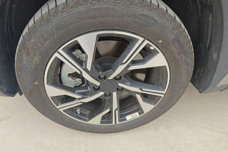 Used Geely Galaxy L7 2024 1.5T 55km PRO Dragon Edition Exterior 4