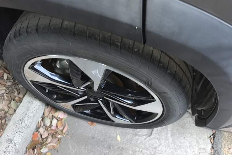 Used Geely Galaxy L7 2024 1.5T 115 km Starship Dragon Edition Exterior 5