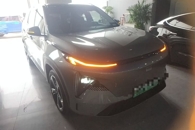 Used Geely Galaxy L7 2024 1.5T 115 km PLUS Dragon Edition Front Right 45 Deg