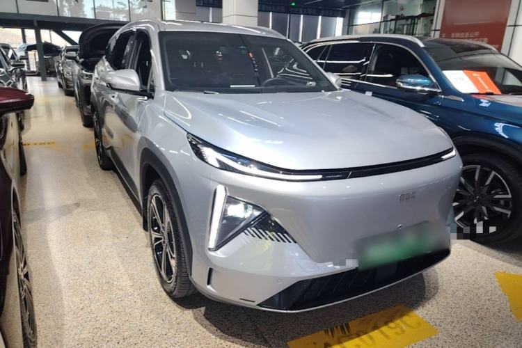 Used Geely Galaxy L7 2024 1.5T 115 km PLUS Dragon Edition Front Right 45 Deg