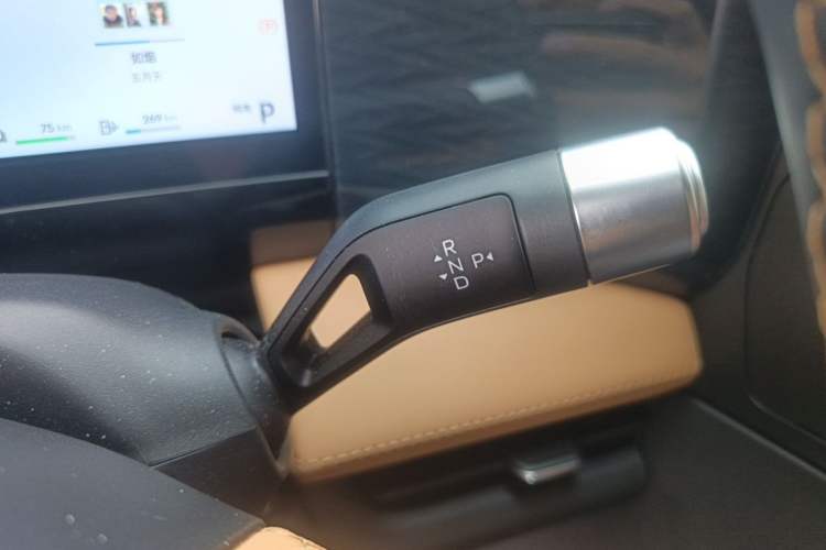 Used Geely Galaxy L7 2024 1.5T 115 km MAX Dragon Edition Gear Lever