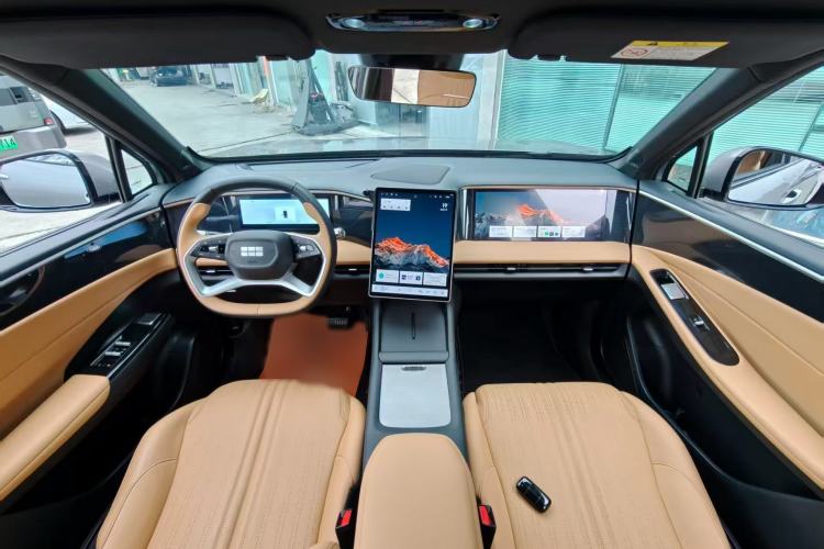 Used Geely Galaxy L7 2024 1.5T 115 km PLUS Dragon Edition Interior 1