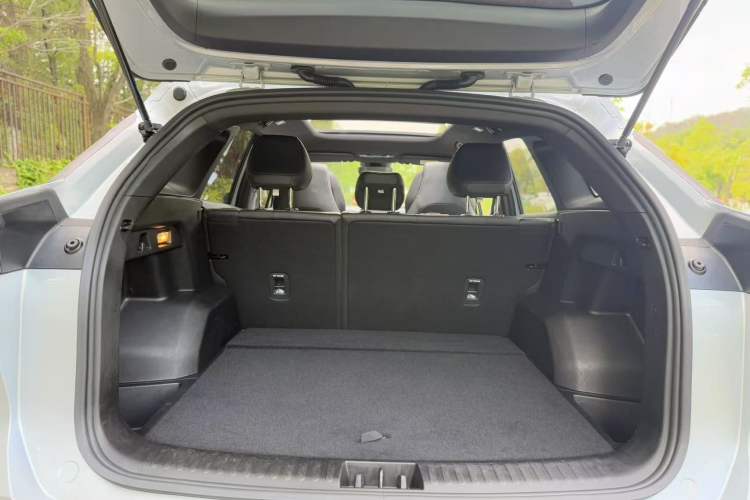 Used Geely Galaxy L7 2024 1.5T 115 km PLUS Dragon Edition Interior 10