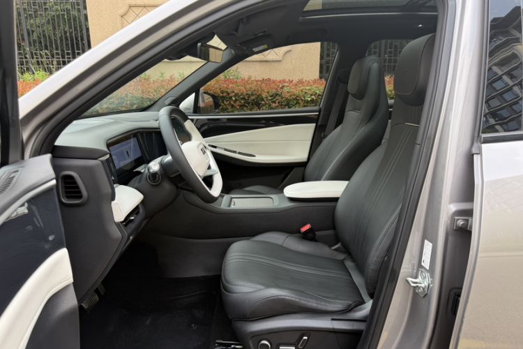 Used Geely Galaxy L7 2024 1.5T 115 km MAX Dragon Edition Interior 4