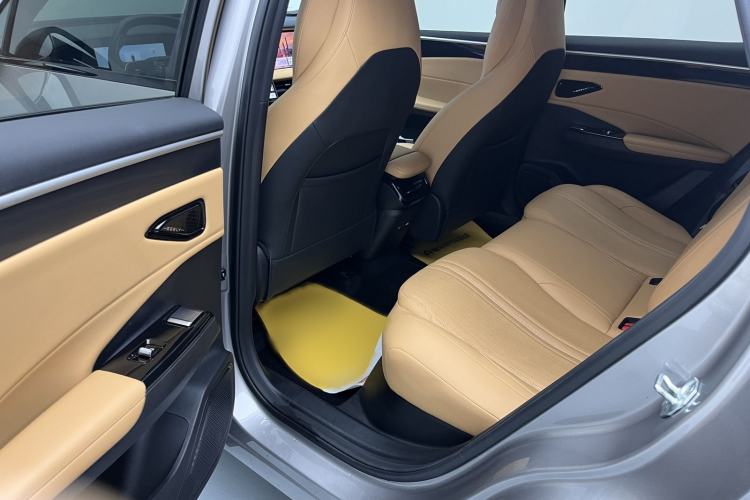 Used Geely Galaxy L7 2024 1.5T 115 km PLUS Dragon Edition Interior 5