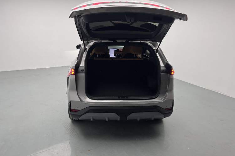 Used Geely Galaxy L7 2024 1.5T 115 km PLUS Dragon Edition Interior 6