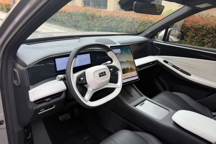 Used Geely Galaxy L7 2024 1.5T 115 km MAX Dragon Edition Interior 8