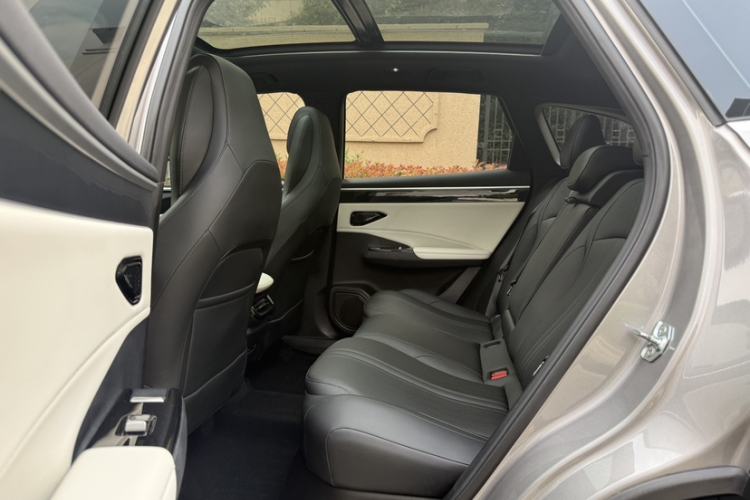Used Geely Galaxy L7 2024 1.5T 115 km MAX Dragon Edition Interior 9