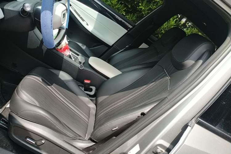 Used Geely Galaxy L7 2024 1.5T 115 km PLUS Dragon Edition Left Front Seat