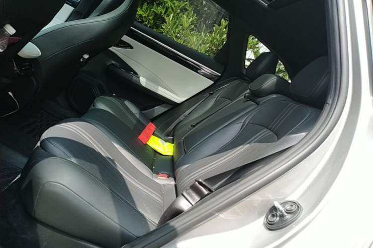 Used Geely Galaxy L7 2024 1.5T 115 km PLUS Dragon Edition Left Rear Seat