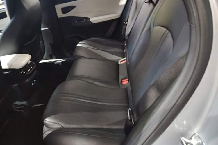 Used Geely Galaxy L7 2024 1.5T 115 km PLUS Dragon Edition Left Rear Seat