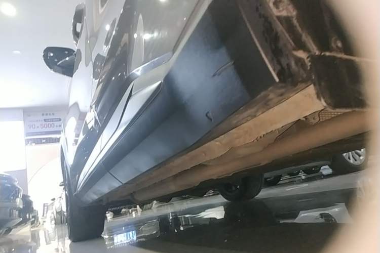Used Geely Galaxy L7 2024 1.5T 115 km PLUS Dragon Edition Left Side Sill