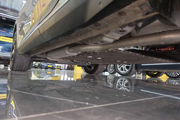 Used Geely Galaxy L7 2024 1.5T 115 km PLUS Dragon Edition Left Side Sill