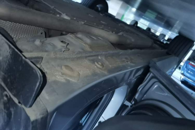 Used Geely Galaxy L7 2024 1.5T 115 km PLUS Dragon Edition Left Side Sill