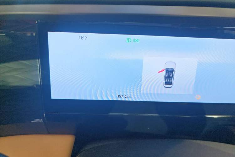 Used Geely Galaxy L7 2024 1.5T 115 km MAX Dragon Edition Odometer Close Up