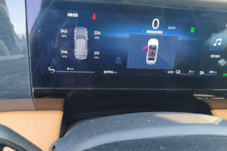 Used Geely Galaxy L7 2024 1.5T 115 km PLUS Dragon Edition Odometer Close Up